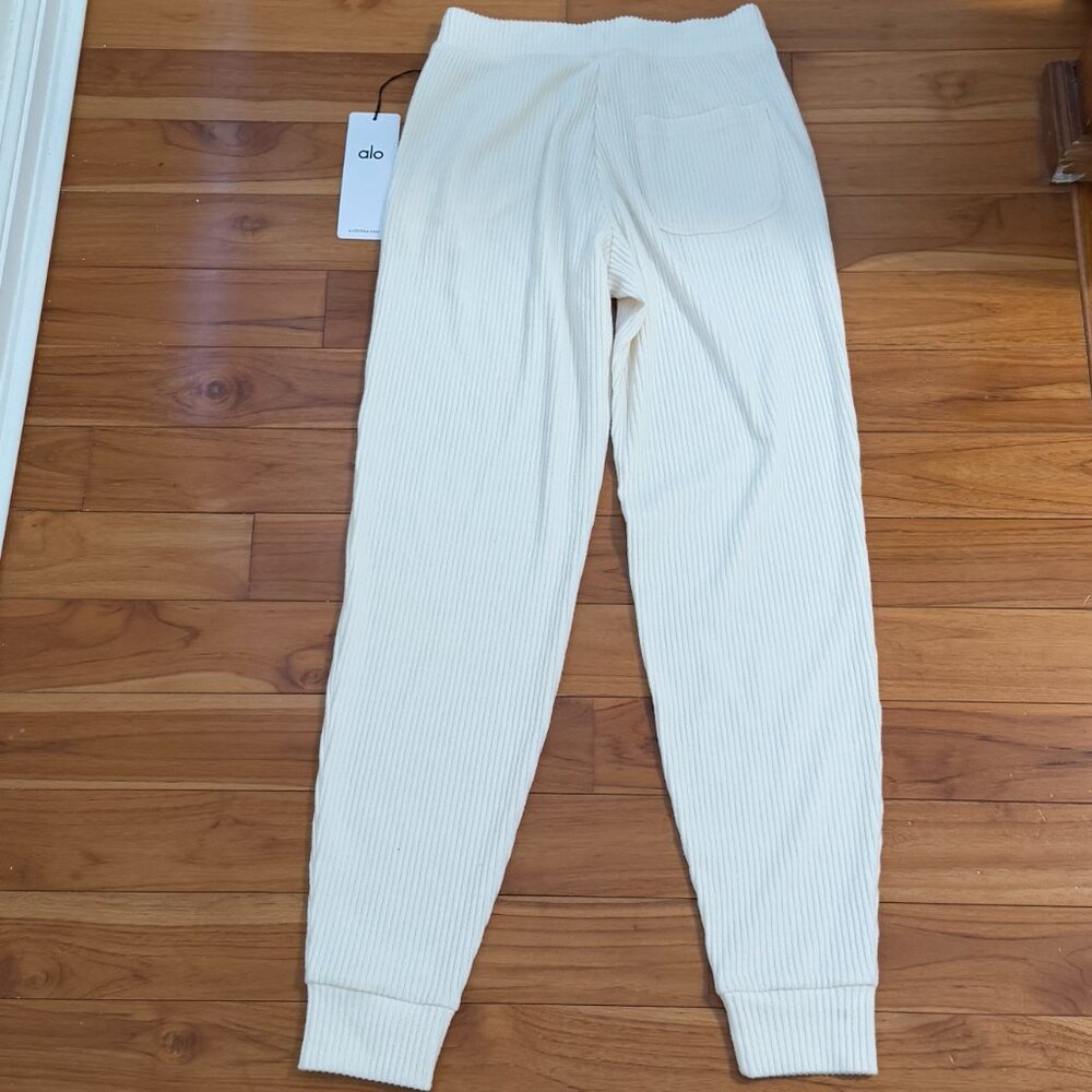 Women Alo Yoga Muse Sweatpant Ivory Relaxed Fit Extra Small Yoga Athleisure - Picture 9 of 10